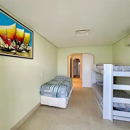 Apartamento Guarujá morro do Maluf de frente ao mar!-2