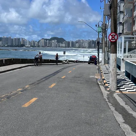 Apartamento Guarujá morro do Maluf de frente ao mar!-3